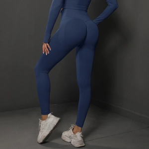 Vue arrière du legging de yoga sans couture taille haute avec effet push-up fessier