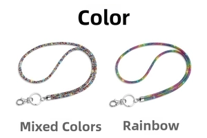 Dettaglio di cordini in strass di cristallo in colori misti e arcobaleno con ganci