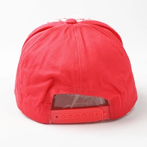 Casquette de baseball en coton rouge avec dentelle blanche et fermeture réglable