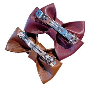 Barrettes à cheveux rétro en cuir PU avec nœud papillon bordeaux et marron et pince métallique