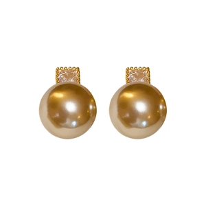 Vintage champagne pearl geometric earrings with sparkling diamonds and gold plating