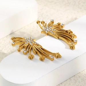 Élégantes boucles d'oreilles ailes en acier plaqué or 18K avec des pierres en zircon