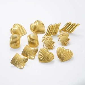 Set of 18K gold plated stainless steel earrings with textured geometric and heart designs