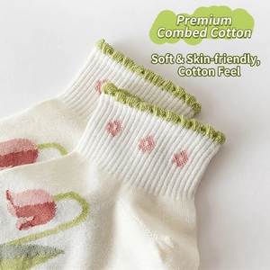 Women's combed cotton short socks with pink tulip pattern and frill edge cuffs