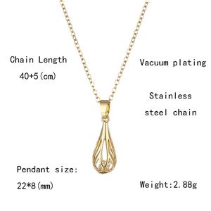 Macro de pendentif goutte évidé plaqué or 18k avec détails de dimensions et de poids