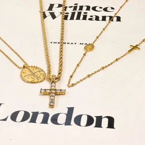Chic vergoldetes Kreuzhalsketten-Set mit Zirkon-Anhängern und Vintage-Münzmedaillen