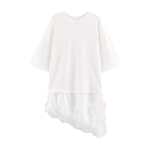 White short sleeve T-shirt with a stylish asymmetric lace hem and classic round neck