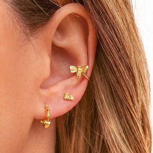 Retro 18k gold bee earring set with stud, ear cuff and bamboo textured hoop