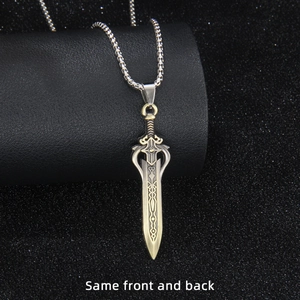 Collana con ciondolo a spada in bronzo vintage da uomo con catena box argento