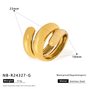 Detailed view of triple-layer gold stainless steel ring with dimensions and specs