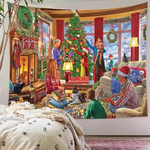Details des Weihnachtswandteppichs mit Familie beim Dekorieren im gemütlichen Zimmer