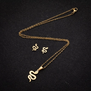 Stainless Steel Snake Pendant Necklace And Stud Earrings Elegant S-Shaped Animal Jewelry For Women Gold Plated