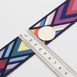 Tracolla intrecciata regolabile per borse con motivi geometrici viola e blu a forma di V