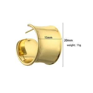 Golden wide oval hoop earring dimensions showing 15mm width and 20mm height