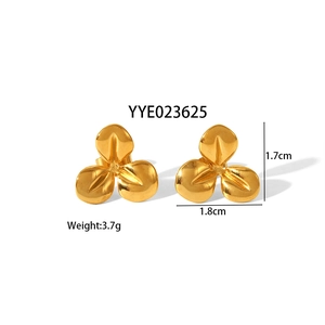 Boucles d'oreilles trèfle en acier inoxydable plaqué or 18k avec design de tournesol