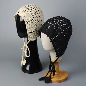 Bonnet Crochet Fait Main Fil De Coton Ajouré À Lacets Avec Pendentifs Style Bohème Vintage Pour Femmes