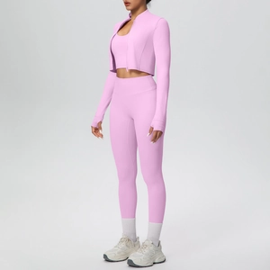Set yoga rosa chiaro da 3 pezzi con giacca con zip, reggiseno sportivo e leggings a vita alta