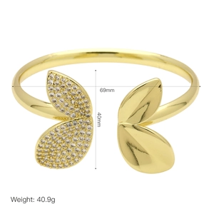 18k gold butterfly cuff bracelet with zircon pavé and minimalist geometry design