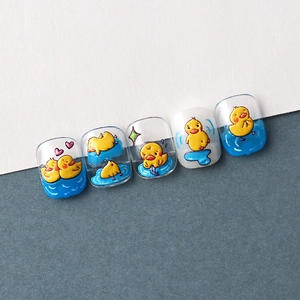 Süße 3D Gelbe Ente Nagelaufkleber mit blauen Wasserwellen und Sternenmustern