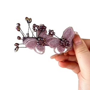 Barrette à cheveux papillon brodée violette exquise avec perles délicates et détails en fil