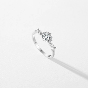 S925 Sterling Silver Ring with Infinity Design and Sparkling Zircon Stone Cluster