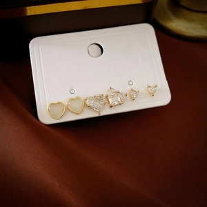 Coffret de 6 boucles d'oreilles cœur en zircon avec placage en or pour femmes