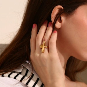 Minimalist 18K gold plated stainless steel cross bar open ring worn on female finger