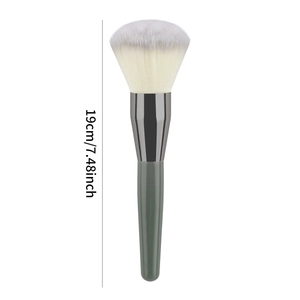 Large powder brush with 19cm green matte handle and fluffy gradient bristles for makeup