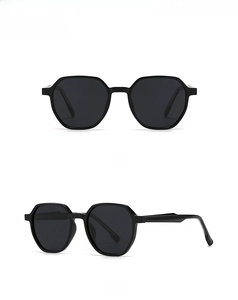Front and side view of classic black round-frame polarized sunglasses with dark lenses
