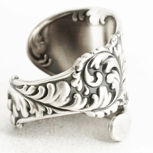 Vintage oxidized silver ring with baroque acanthus leaf relief and adjustable open band