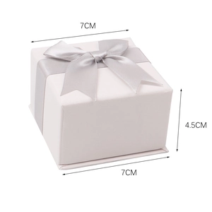 Elegant square jewelry gift box with bow ribbon, dimensions 7x7x4.5 cm for rings and necklaces