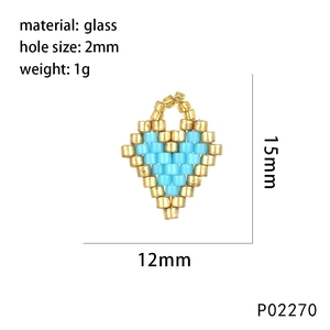 Dimensions détaillées du pendentif cœur en verre tissé bleu clair pour bijoux DIY