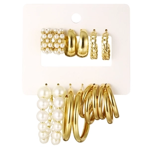 Lot de 6 paires de boucles d'oreilles vintage en métal doré et perles sur carte