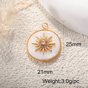 Detail of round starburst shell pendant with size 21x25mm and weight 3.0g
