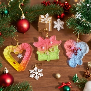 Christmas heart and gift resin pendants with glitters for DIY jewelry and tree decor