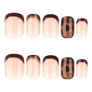 Faux ongles pieds écaille de tortue marron français avec finition brillante léopard automne