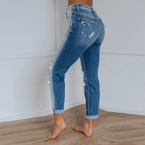 Jeans blu dritti da donna con strappi sulle ginocchia e design a vita alta alla moda