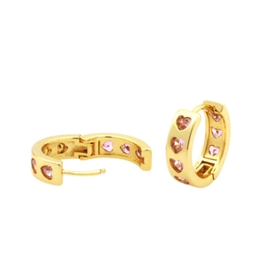 Créoles plaquées or 18 carats avec zircons rose en forme de cœur, vues ouverte et fermée