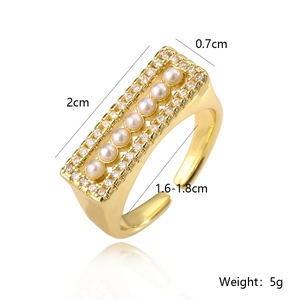 Detail view of gold-plated ring with pearls and zircons including size and weight specs