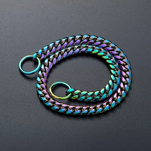 Macro shot of iridescent 10mm stainless steel Cuban link dog collar with dual O-rings