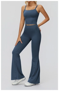 Dettagli del set da yoga blu navy con top a spalline e leggings a zampa elasticizzati