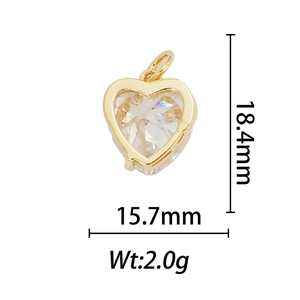Dimensions détaillées du pendentif cœur plaqué or 18k avec pierre de cristal facettée