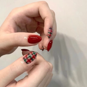 Faux Ongles à Presser Noël Plaid Rouge Vert Forme Amande Brillant Couverture Complète Ongles Festifs Avec Colle Pour Femmes
