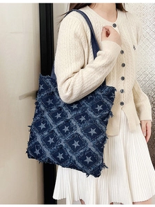 Retro denim tote bag with star patterns and raw edges, large capacity shoulder handbag