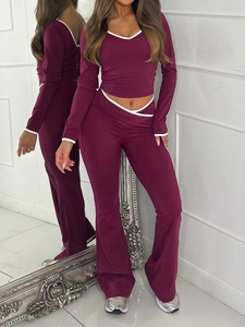 Ensemble Y2K femme bordeaux avec haut court à manches longues et pantalon évasé sport