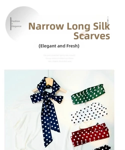 Foulards fins à pois en bleu marine, vert, blanc et bordeaux sur un col de chemise
