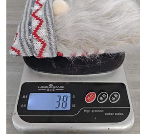 Couverture de bouteille de vin gnome tricotée sans visage, pesant environ 38 grammes.