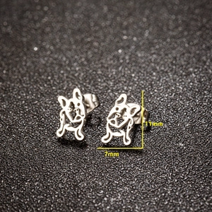 Boucles d'oreilles carlin en acier inoxydable argenté mesurant 11 mm par 7 mm