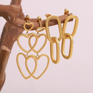 Chic 18K gold plated stainless steel heart and oval link earrings with snakeskin texture