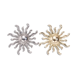 Minimalist geometric sun-shaped metal brooches in gold and silver plating finish